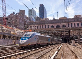 amtrak-&-the-nyc-metro-area:-keeping-the-empire-state-moving