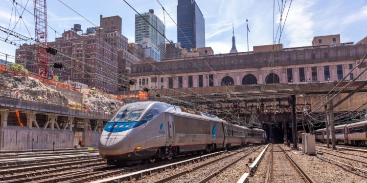 amtrak-&-the-nyc-metro-area:-keeping-the-empire-state-moving
