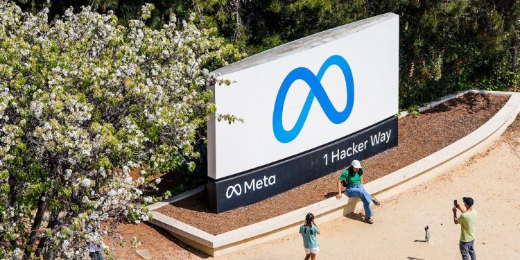 meta-beats-revenue-expectations-and-boosts-capital-spending-forecast-for-2026-–-ap-news