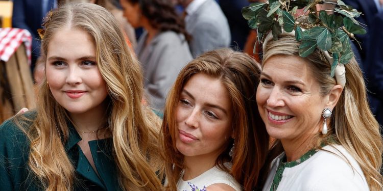 royals-targeted-in-sick-‘nazi-axe-plot’-–-the-daily-beast