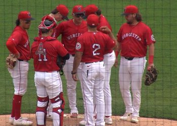 “things-are-slowing-down-a-little-bit…”-woosox-interim-manager-iggy-suarez-on-inside-the-…