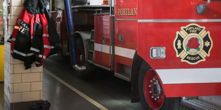 portland-firefighter-accused-of-sending-explicit-photos-and-luring-minor-–-willamette-week