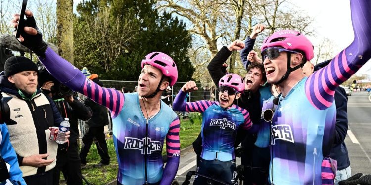 from-youtube-to-the-giro-d’italia:-how-the-unibet-rose-rockets-prepared-for-their-debut-grand-tour