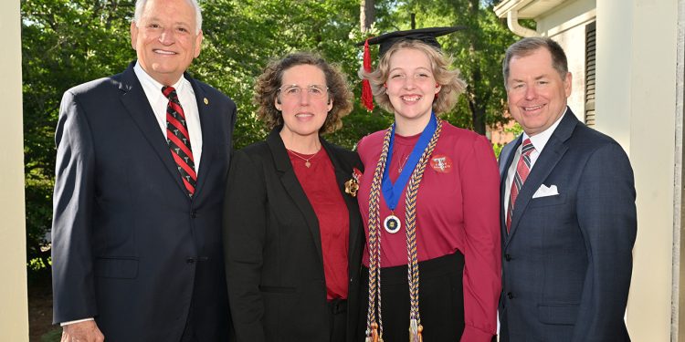 mother-and-daughter-graduate-troy-together-in-spring-commencement,-become-the-third-…