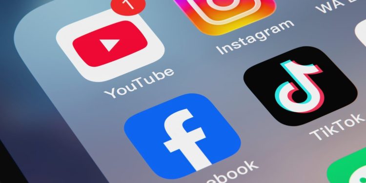 snap,-youtube,-tiktok-settle-tech-addiction-case.-there’s-still-one-holdout