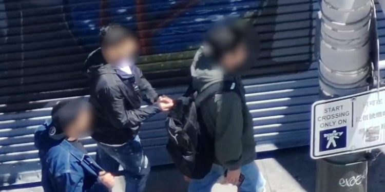 police-arrest-san-francisco-chinatown-pickpocket-crew-suspects-–-cbs-news