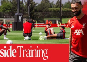 inside-training:-robbo-and-salah-goodbyes-amid-liverpool’s-brentford-build-up