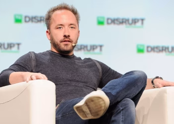 dropbox-founder-drew-houston-steps-down-as-ceo-–-tnw
