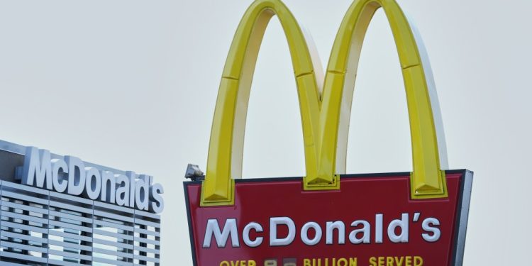 massachusetts-mcdonald’s-manager-fired-amid-fry-scandal-banned-from-working-at-restaurants