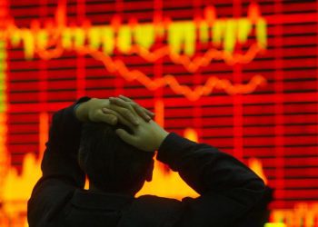 live-updates:-bitcoin-narrows-early-losses,-returns-to-$62000-as-nasdaq-bounces-to-close-down-1%