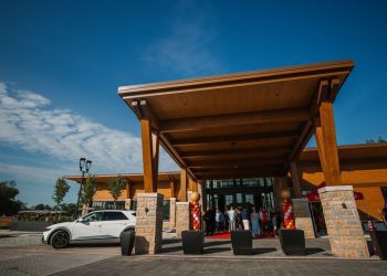 kalamazoo-country-club-celebrates-grand-opening-of-expanded-amenities,-clubhouse