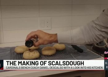 cardinals-bench-coach-daniel-descalso-brings-bagel-making-hobby-to-clubhouse