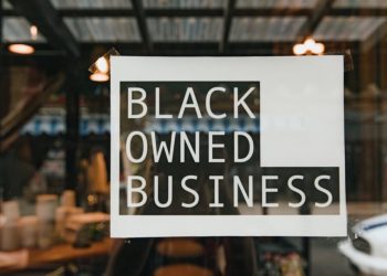 facebook-group-grows-into-multimillion-dollar-black-business-hub-in-evanston,-illinois
