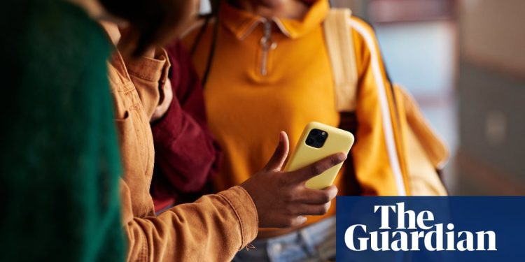 starmer-to-announce-‘australia-plus’-ban-on-social-media-for-under-16s-–-the-guardian