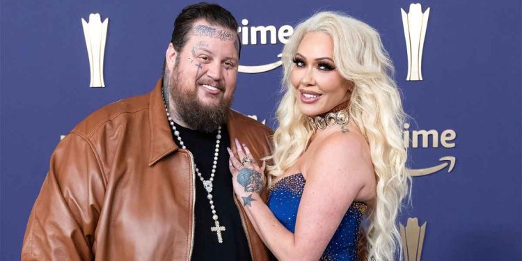 jelly-roll-deletes-wife-bunnie-xo’s-name-from-instagram-bio-after-shocking-divorce-filing
