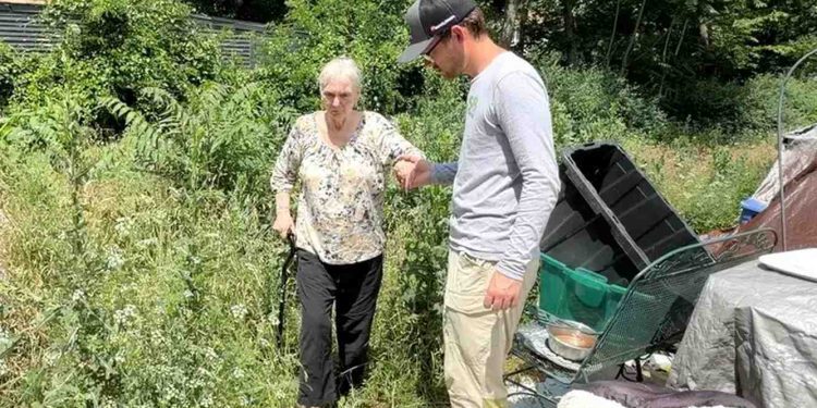 just-by-mowing-a-lawn,-social-media-star-raises-$685,000-for-bereaved-senior-who-fell-…