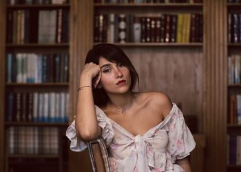 iran-sentences-singer-parastoo-ahmadi,-eight-others-to-lashings-over-performance-without-hijab