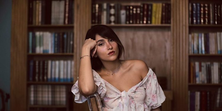 iran-sentences-singer-parastoo-ahmadi,-eight-others-to-lashings-over-performance-without-hijab