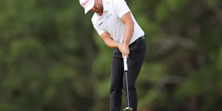 clark-leads-us-open-in-early-second-round-action-|-the-straits-times