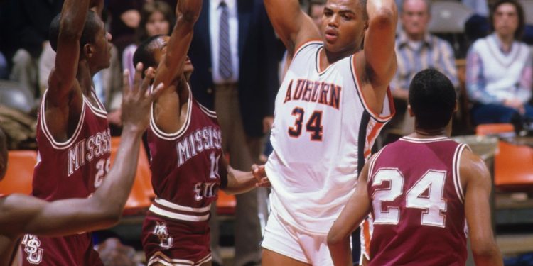 youtube-gold:-a-young-charles-barkley-|-duke-basketball-report