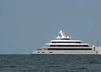 whatsapp-founder-jan-koum’s-328-foot-superyacht-moonrise-is-turning-heads-off-mykonos