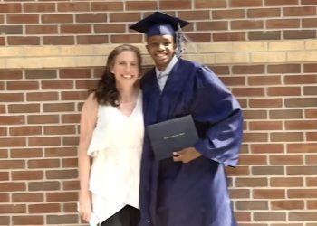 given-just-8-months-to-live,-teen-graduates-cancer-free-4-years-later-thanks-to-doctor’s-…