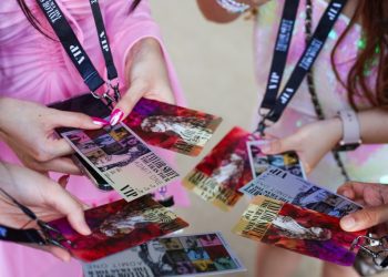 the-science-behind-ticketing:-how-artists-&-their-teams-price-tours-–-billboard