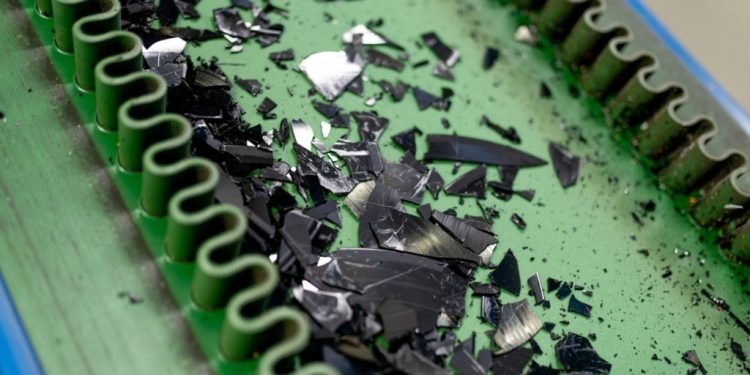 warner-music-group’s-quest-to-recycle-vinyl-&-not-compromise-quality-–-billboard