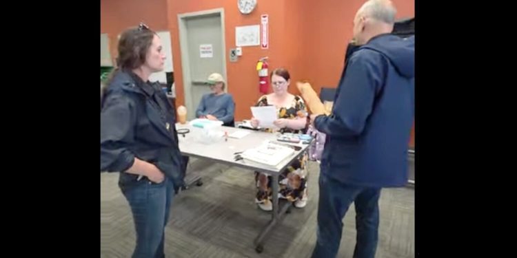 dhs-officials-told-a-ny-woman-to-take-down-post-about-ice-agent-–-npr