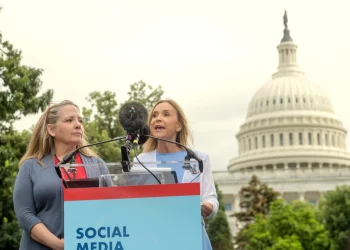 the-us-lags-other-countries-in-social-media-restrictions-for-kids,-but-a-reform-push-is-growing