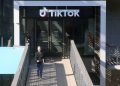 tiktok-to-settle-with-teen-plaintiff-before-california-social-media-trial,-law-firm-says-–-wdez