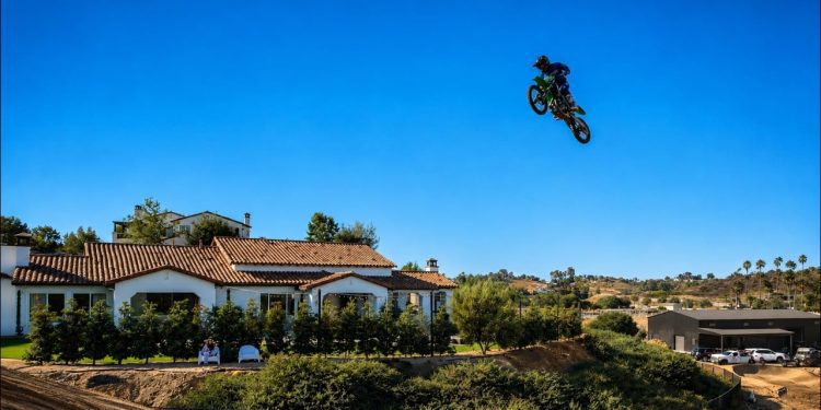 catch-up-on-the-latest-videos:-would-you-jump-this?