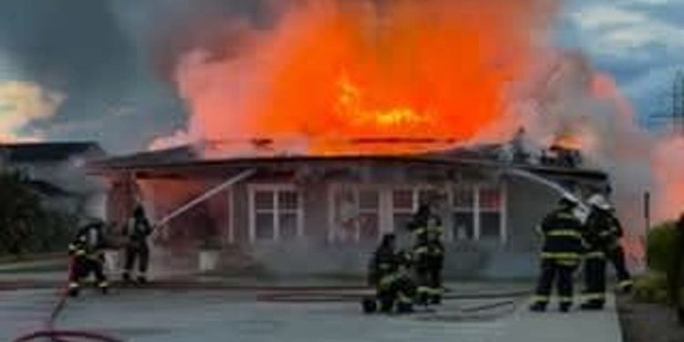 oak-creek-clubhouse-fire,-building-deemed-total-loss-–-fox6-news-milwaukee
