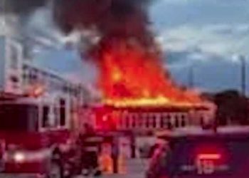 fire-damages-oak-creek-clubhouse,-rekindles-hours-later-–-wisn