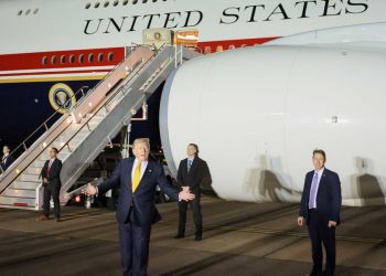 ‘that-was-a-perfect-walk!’-trump-toady-rages-after-video-of-bizarre-hand-twitch-surfaces