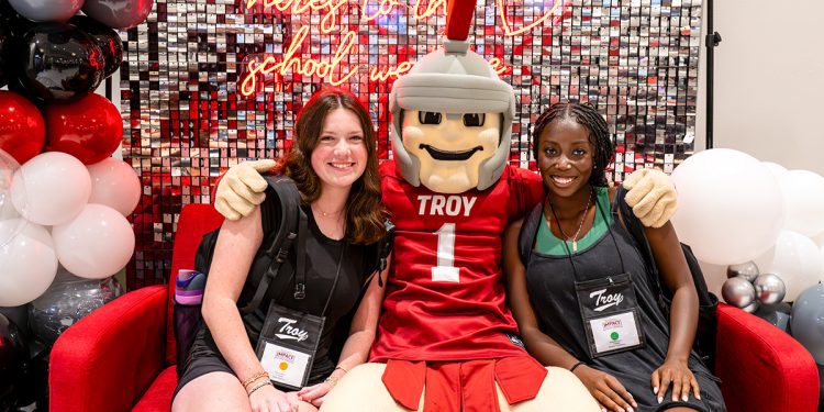 troy-university-impact-welcomes-new-students-to-troy