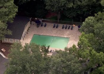 grandmother-charged-after-2-year-old-drowns-in-roswell-pool-|-fox-5-atlanta