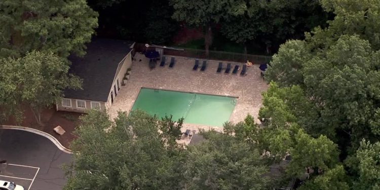 grandmother-charged-after-2-year-old-drowns-in-roswell-pool-|-fox-5-atlanta