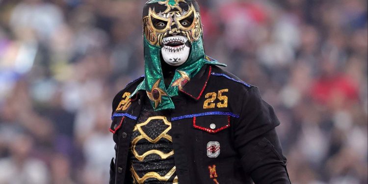 twitch-streamer-neon-showed-wwe-star-penta-unmasked-–-heavy-sports