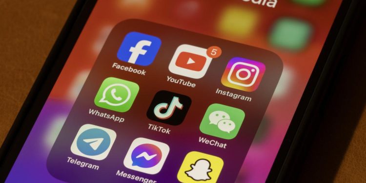 facebook-down-as-users-hit-by-a-major-global-outage-|-the-herald
