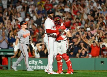 aroldis-chapman-on-red-sox-behaving-‘on-and-off-the-field’-–-98.5-the-sports-hub