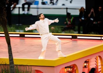 bad-bunny-rules-monthly-touring-report-for-record-extending-10th-time-–-billboard
