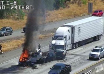 all-northbound-i-5-lanes-reopen-after-5-vehicle-crash-sparked-car-fire-–-mynorthwest.com