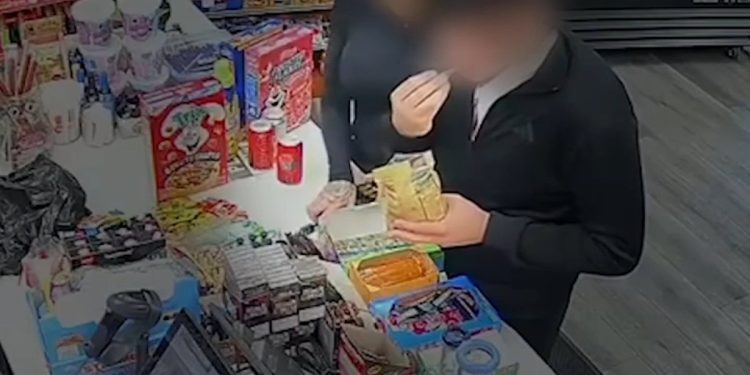 skimming-devices-caught-on-camera-at-small-businesses-in-nj,-philly-–-nbc10-philadelphia