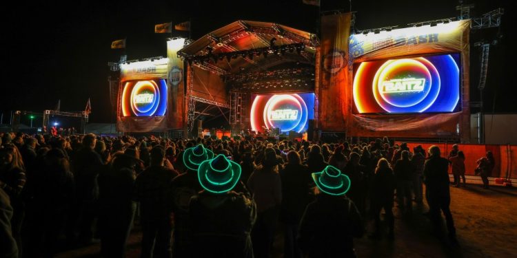 australia’s-biggest-outback-music-festival-sells-out-2026-edition-–-billboard