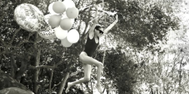 meghan-markle-celebrates-her-45th-birthday-with-a-big-splash-and-video-of-her-dancing