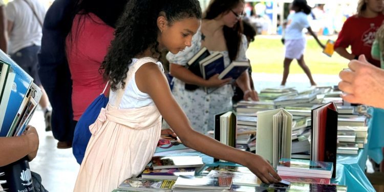 durham-literacy-event-gives-away-15,363-books-to-children-–-ednc