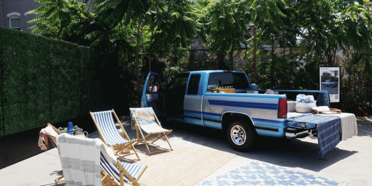facebook’s-‘summer-jobs’-truck-makes-its-way-to-a-real-marketplace-user-|-lbbonline