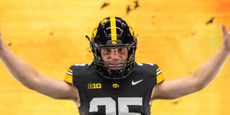 ozick-named-to-lou-groza-award-watch-list-–-iowa-hawkeyes-athletics