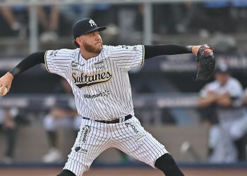 mariners-claim-pitcher-away-from-al-west-rival-texas-rangers-–-seattle-sports